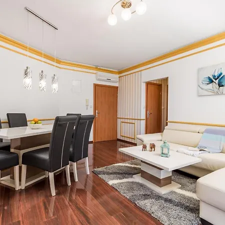 All For You - With A Swimming Pool Apartment
